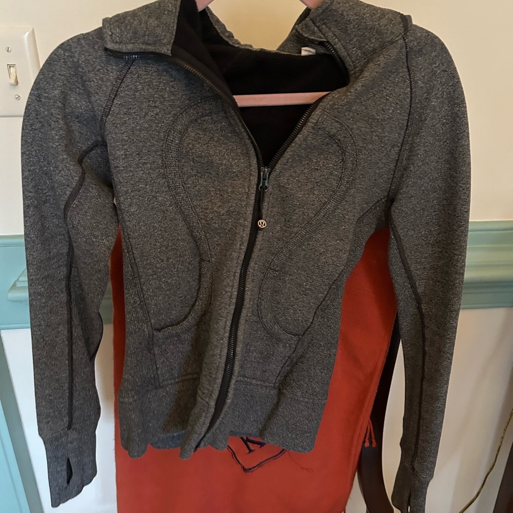 LULULEMON Scuba Zip Up Hoodie size 4